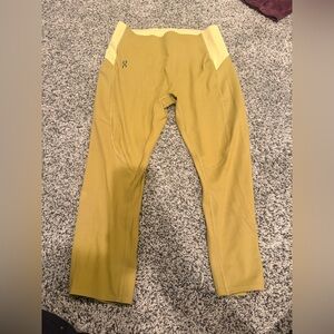 On cloud leggings size XL